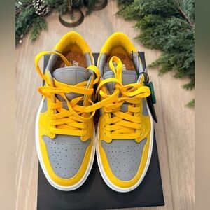 NWB Nike Women AirJordan Elevate low size 6.5